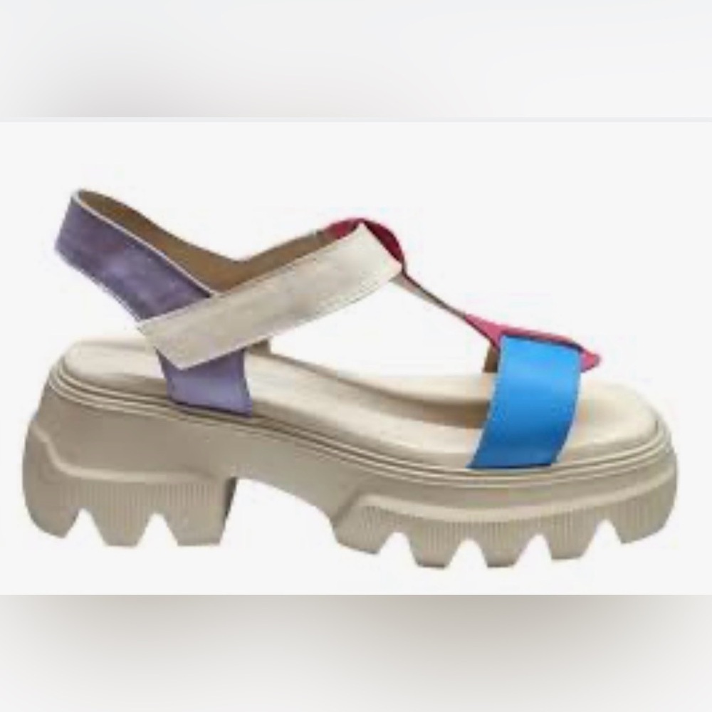 * NWOT*Unity In Diversity | Festa 26 Sandals
